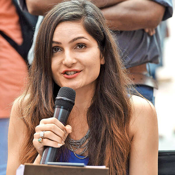 Radha Bhatt Pictures