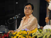Jagjit Singh performs