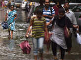 Heavy rains in Mumbai, high-tide alert