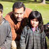 Salman strikes a pose with Kashmiri kids