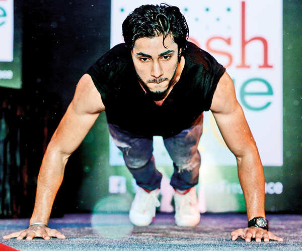 Anmol Kapoor Photos