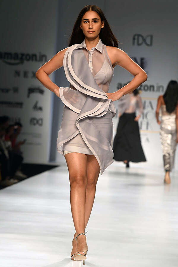 Hasleen Kaur Photos