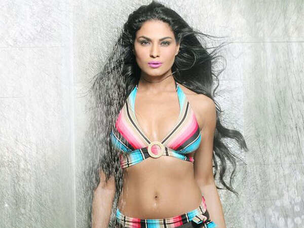 Veena Stills