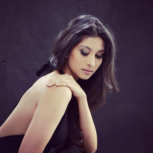 Paloma Thakeria Wallpapers
