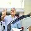 Congress candidate Sunil Jakhar shows victory sign after
taking a lead of 182160 votes in Gurdaspur Lok Sabha bypoll
