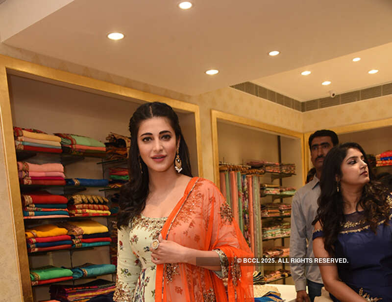 Shruti Haasan @ Store launch