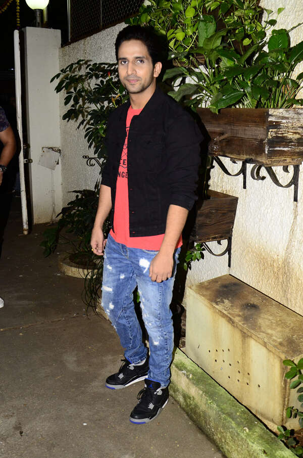 Arslan Goni Photos