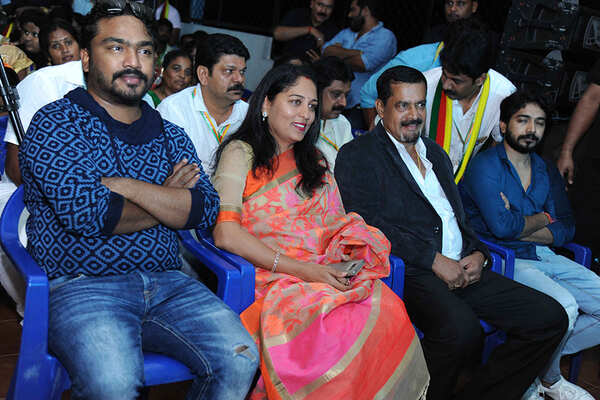 Vikky Varun Images