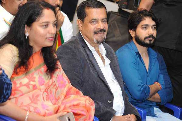 Vikky Varun Pictures