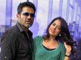 Sunil Shetty and Sameera Reddy