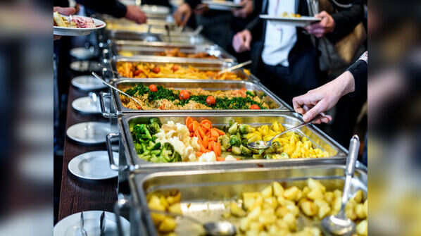 6 safe foods to eat at an Indian wedding