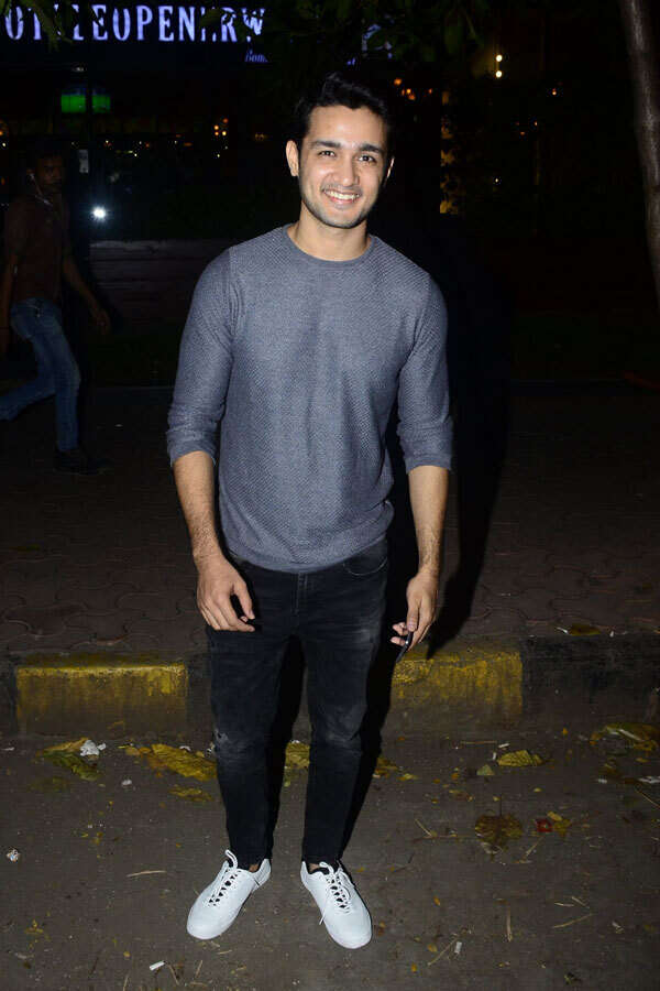 Ashish Bisht Pictures