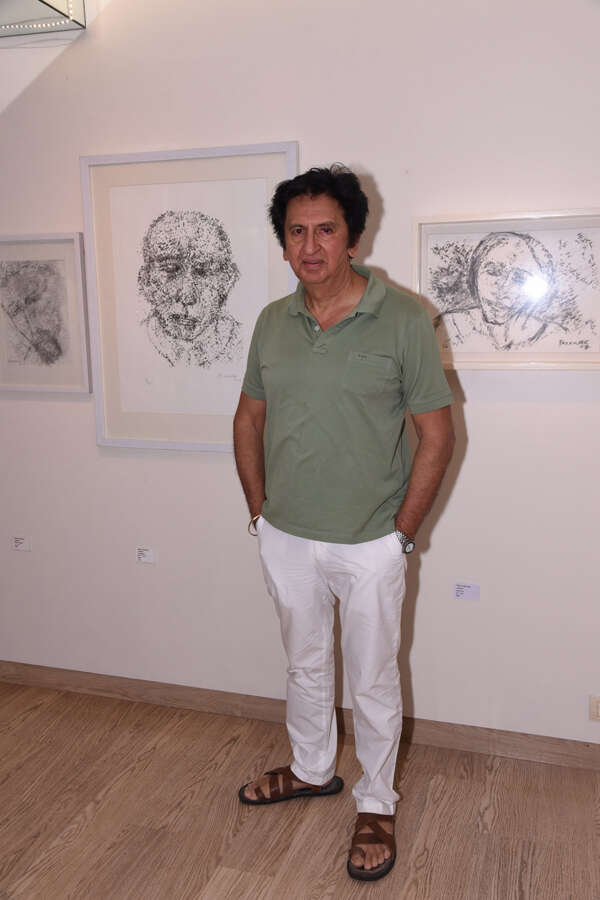 Kailash Surendranath Images