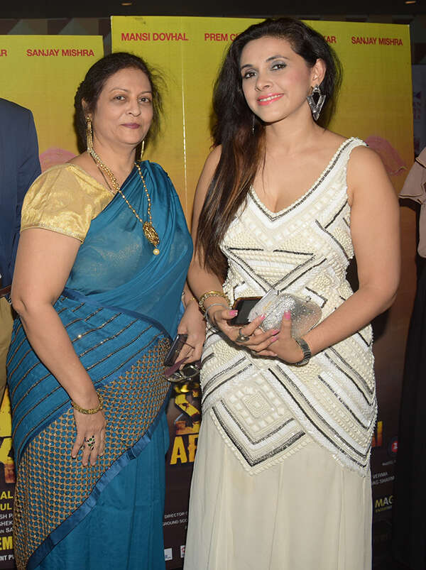 Mansi Dovhal Photos
