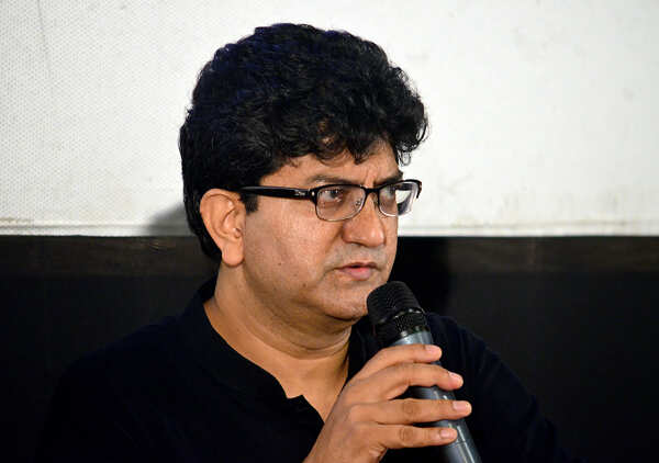 Prasoon Joshi Images