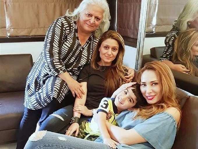 Pic: Iulia Vantur spends time with Salman Khan's close family friends
