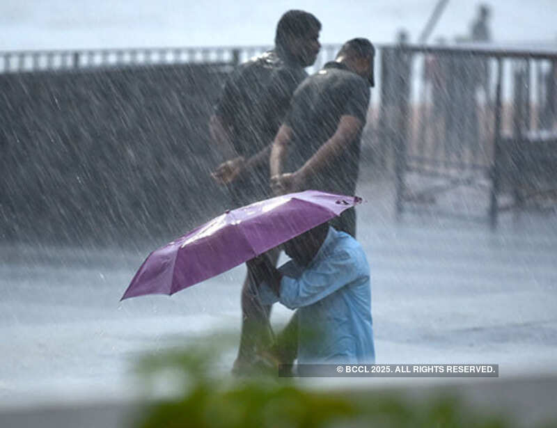Cyclone Ockhi: Several killed as heavy rains lash Kerala, Tamil Nadu