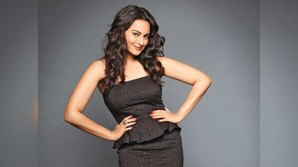 Here's what Sonakshi Sinha has to say about catfights in Bollywood