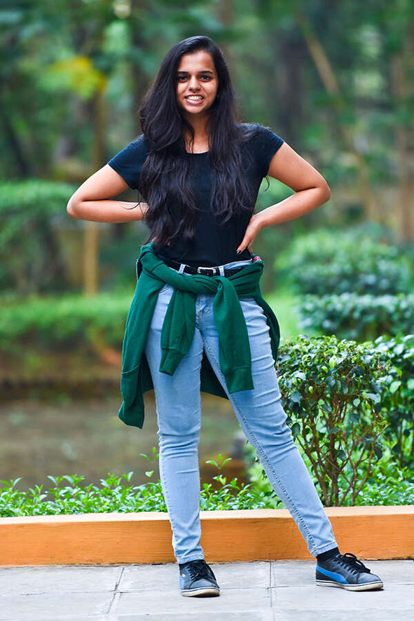 Aditi Deshpande Photos