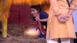 Hina Khan protects her golden egg in the task