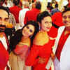 Article image for: Divyanka's selfie with <i class="tbold">ye hai mohabbatein</i> team