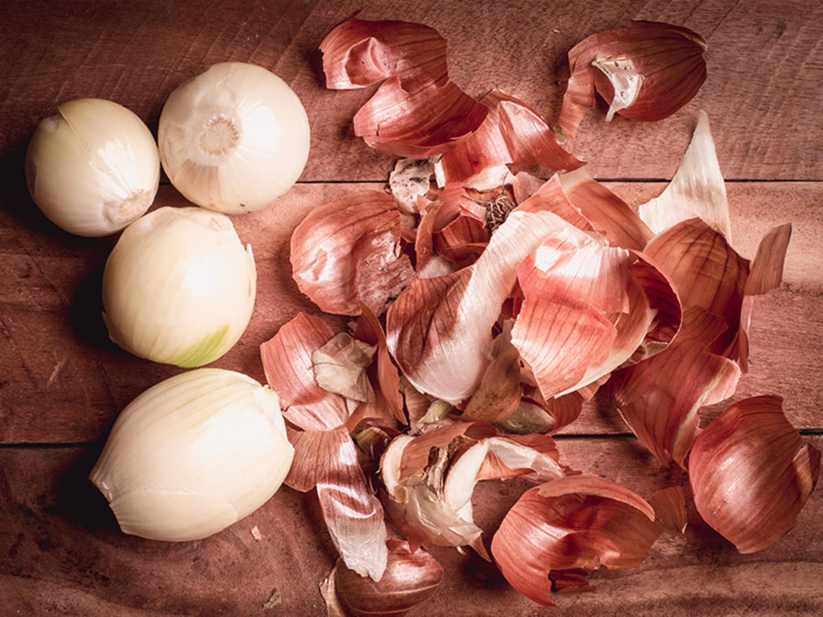 7 Unusual uses of onion peels that will surprise you | The Times of India