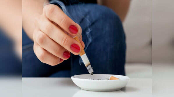 Women, smoking harms you MORE than it harms men!