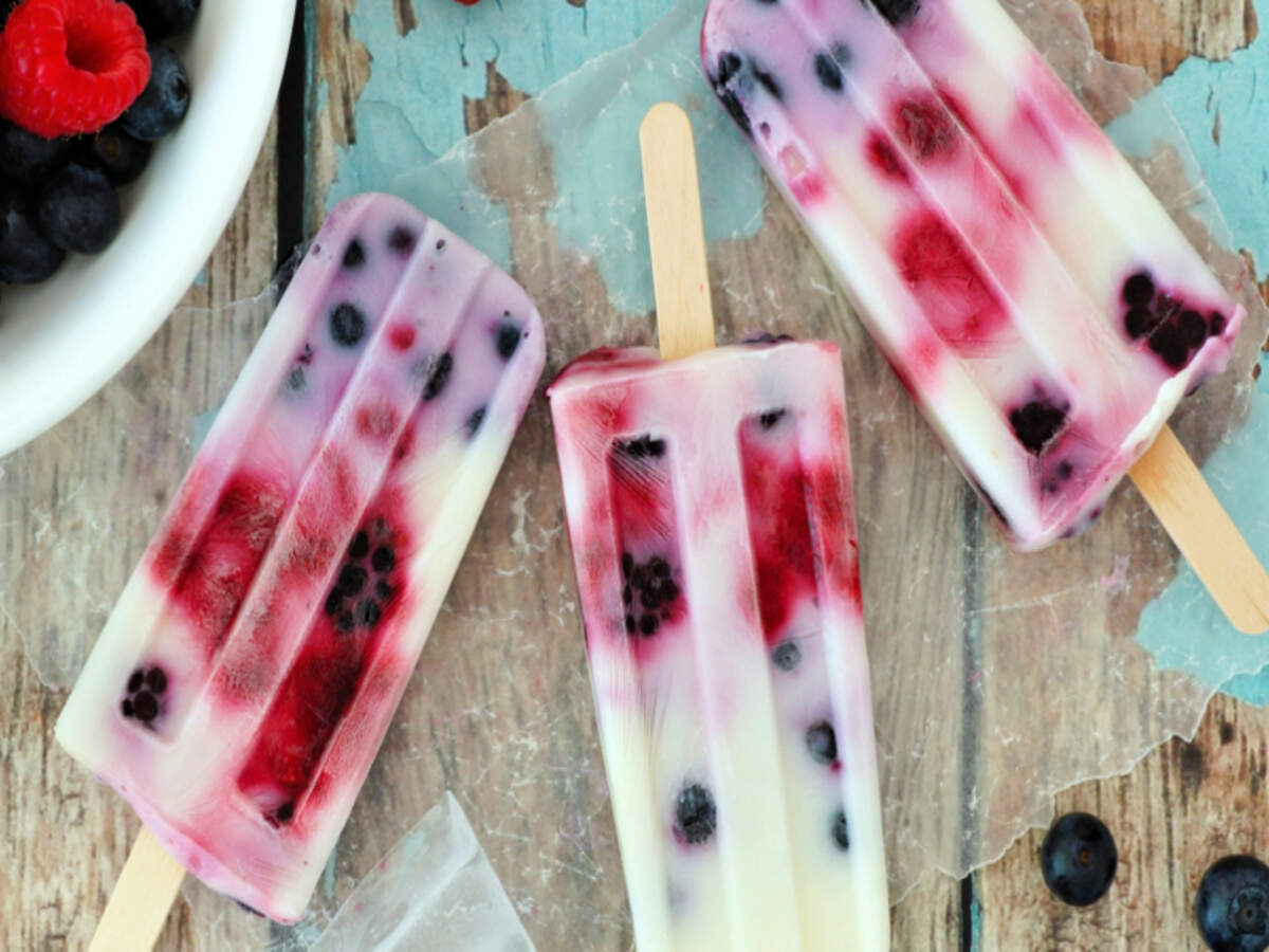 Berry Popsicle Recipe: How to Make Berry Popsicle Recipe at Home | Homemade Berry Popsicle Recipe - Times Food