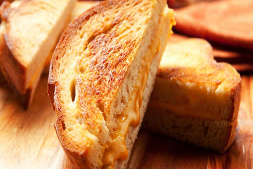 Cheddar Cheese Crust Sandwich
