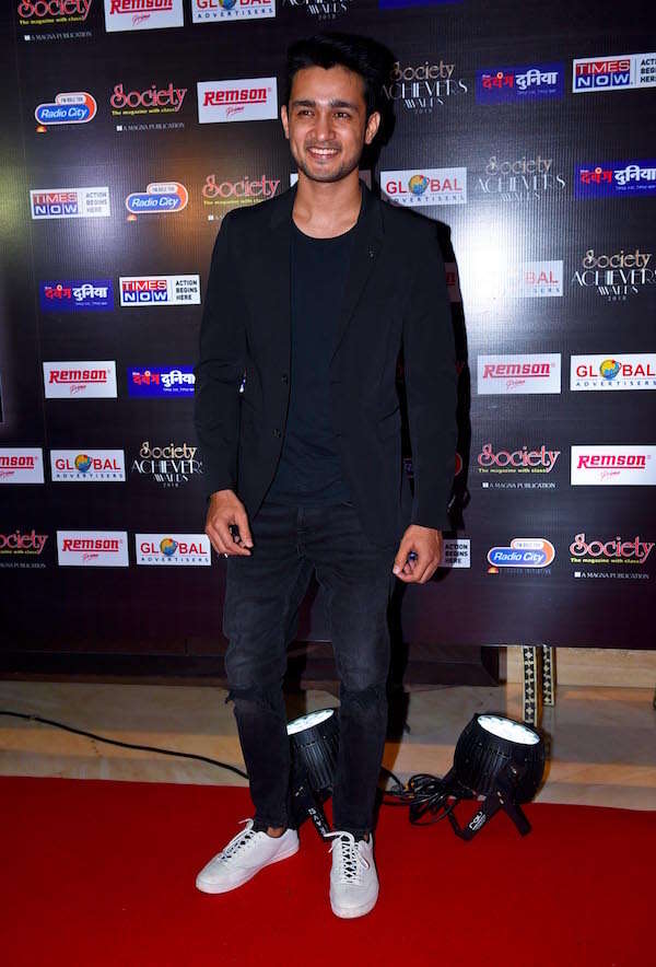 Ashish Bisht Images