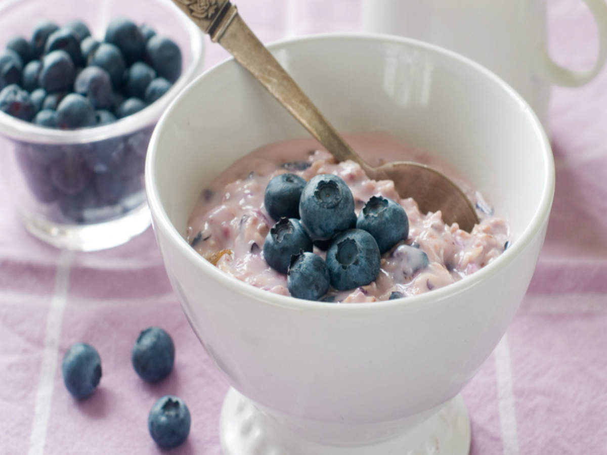 Blueberry Oatmeal Recipe: How to Make Blueberry Oatmeal Recipe | Homemade Blueberry  Oatmeal Recipe