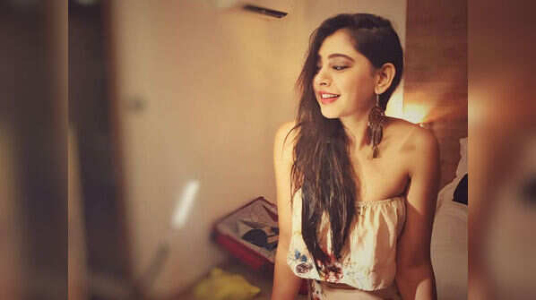 Niti looks killer in this one
