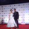 Divya Khosla Kumar and hubby Bhushan Kumar are in their fashionable best at the Jio Filmfare Awards