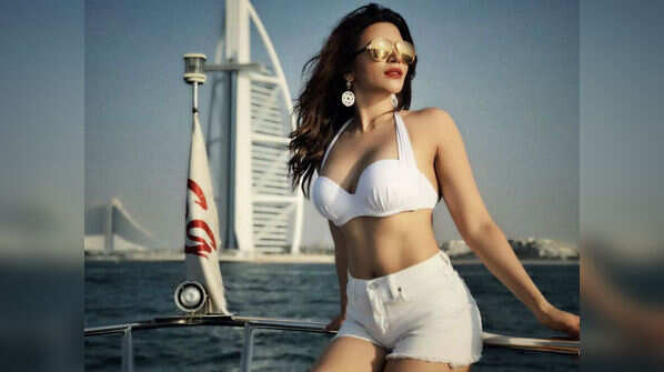 Shama turns up the heat