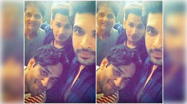 Vikas poses with Karan Kundra and Prince Narula