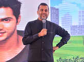 Chetan Bhagat interacts with Presidency University students