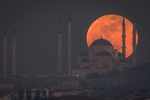 First pictures of Super Blood Moon