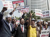 AAP holds protest against sealing