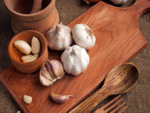 Peel garlic cloves without efforts