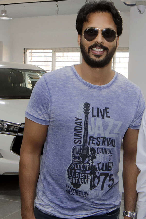 Aadarsh