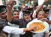 Congress stages 'pakoda protest' against BJP