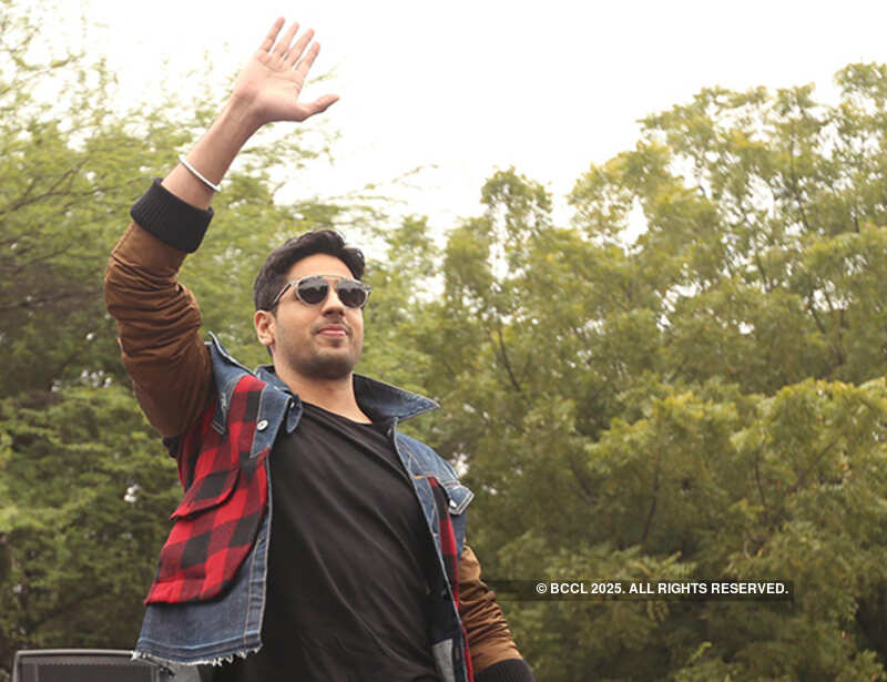 Team Aiyaary visits SRCC