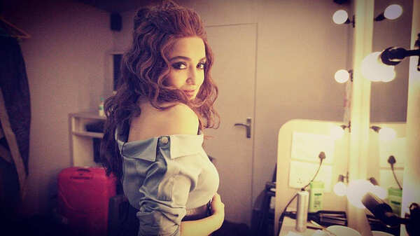 Monali Thakur