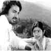 Varumaiyin Niram Sivappu (1980)
