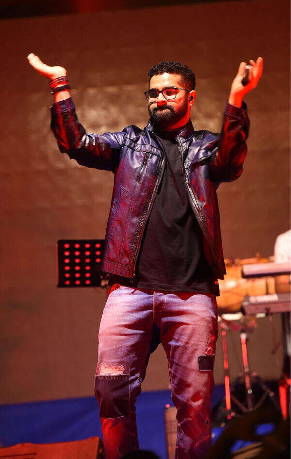 Siddharth Mahadevan Photos