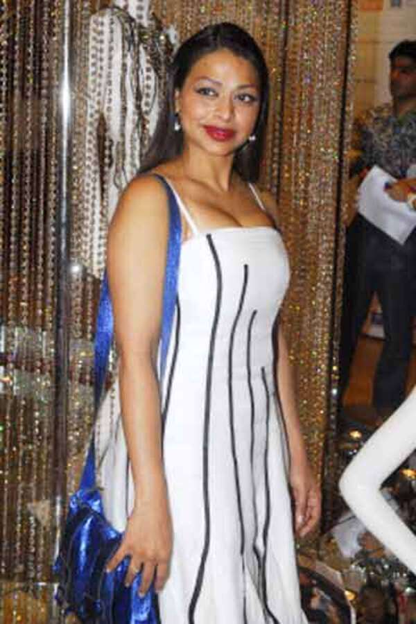 Ayesha Dharker Pictures