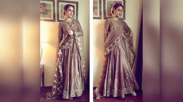 Neha proves that she can sizzle in Indian wear too
