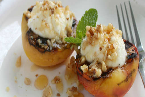 Grilled Peaches with Ricotta, Walnuts and Honey