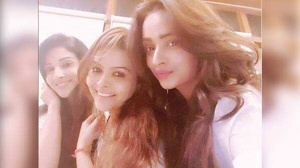 Parul and Shilpa look happy in each other's company