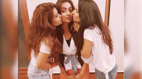 Kiss and tell